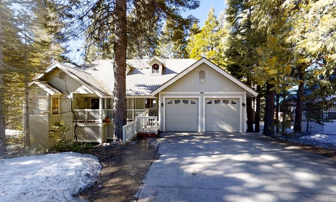 Shaver Lake House | Pet-Friendly Retreat with Game Room and Scenic Decks