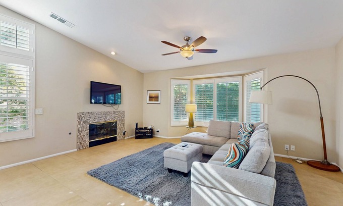 Vista Norte House | Pet-Friendly Retreat with Mountain Views & Private Pool