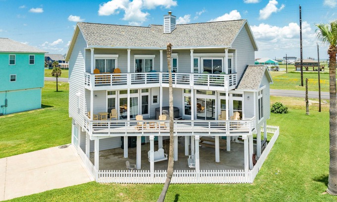 Indian Beach House | Pet-Friendly Escape with Elevator & Ocean Views Near Beach