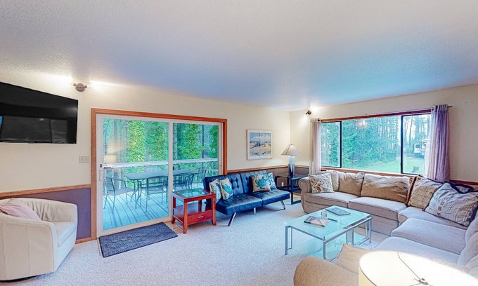 Port Orford House | Pet-Friendly Oceanfront Retreat with Deck, Steps to Beach