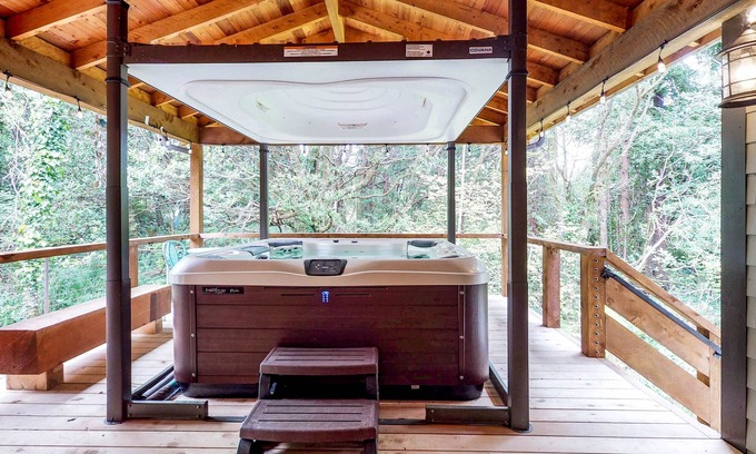 Port Orford House | Dog-friendly home with private hot tub and space for a large group
