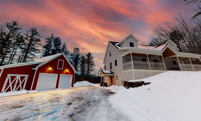 Ludlow House | Pet-Friendly Retreat with Mountain Views & Game Room