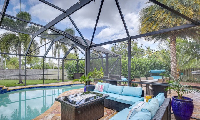 Margate House | Dog-Friendly Margate Home w/ Lanai + Hot Tub!