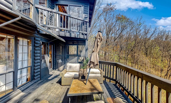 Tate Cabin | Pet-Friendly Cabin with Mountain Views and Outdoor Patio