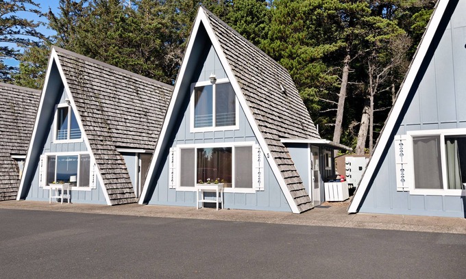 Otter Rock Ski Chalet | Pet-Friendly Oceanfront Chalet with Breathtaking Views