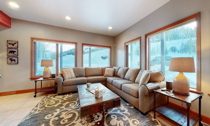 Old Town House | Dog-Friendly Retreat with Private Hot Tub & Mountain Views