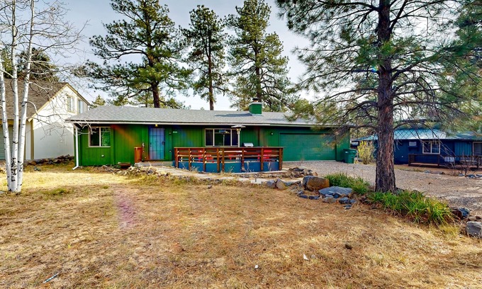 Munds Park House | Perfect Dog-Friendly Retreat with Games and Enclosed Yard