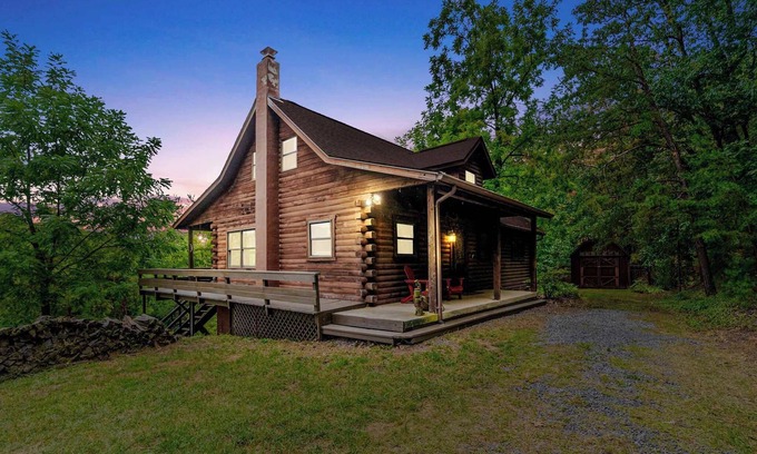 Baker Ski Chalet | Dog Friendly with Fire Pit and Yard by the River
