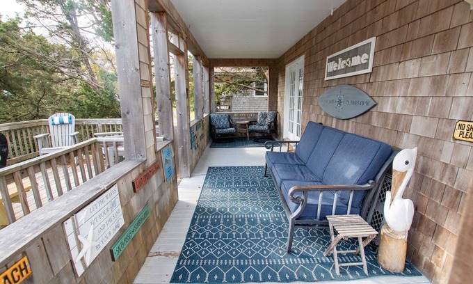 Avon House | Pet-Friendly Beach Retreat with Ocean Views and Sun Deck