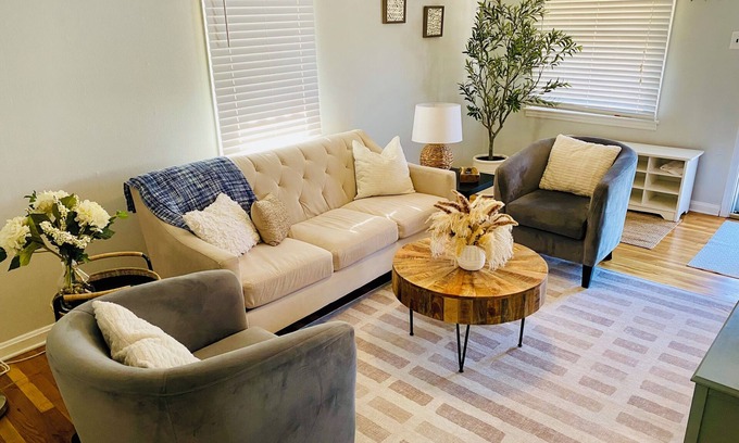 St. Louis House | Family-Friendly Dogtown: Explore St. Louis Attractions!
