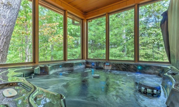 Morganton Cabin | Pet-Friendly Dogwood Lodge: Relax with Spa & Hot Tub