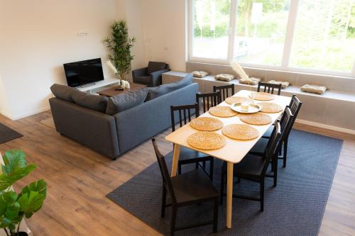 Innenstadt-Ost Apartment | Family-Friendly Retreat at DoHann1 for Memorable Stays