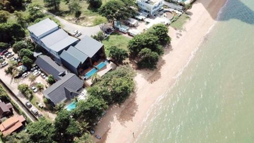 Na Chom Thian Hotel | Discover Dojo Poolvilla Beach Resort with Private Access