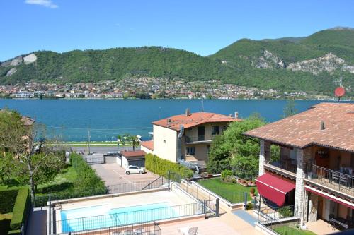Paratico Apartment | Relax at Dolce Casa Lago - Pet Friendly with Pool Access
