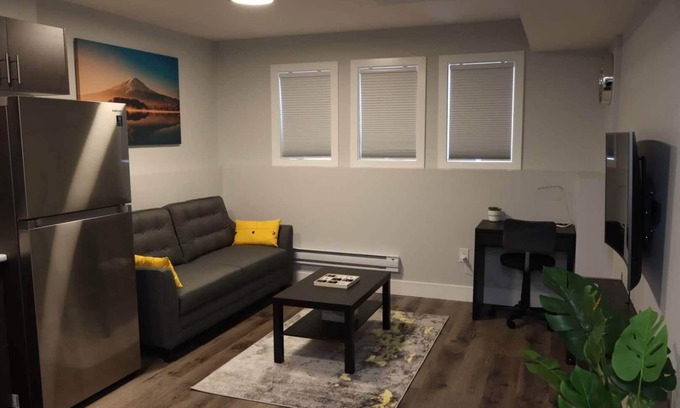 Saskatoon House | Inviting Dolce Casa@Sk: 2-Bedroom Retreat with Pool & Spa