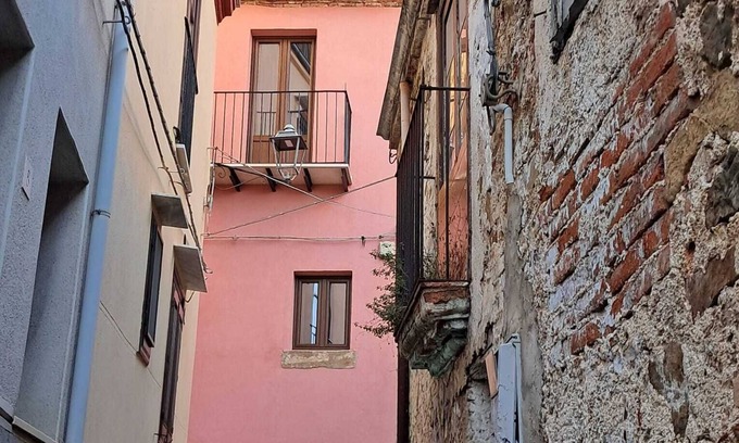 Isnello Apartment | Dolce-Giardino Studio, Cosy Retreat in Scenic Isnello