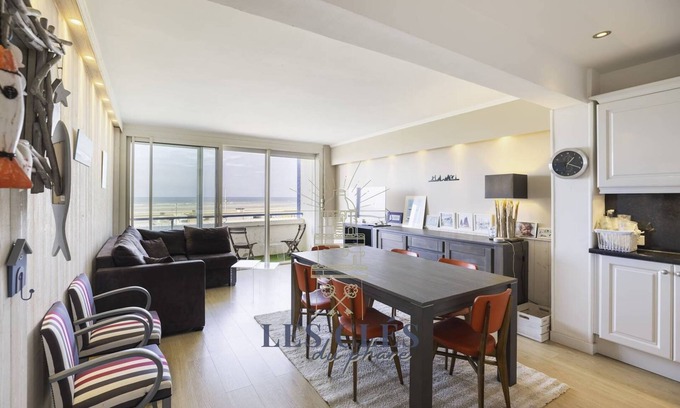 Le Touquet-Paris-Plage Apartment | Stunning Dolce Vita: Ocean View Apartment Getaway