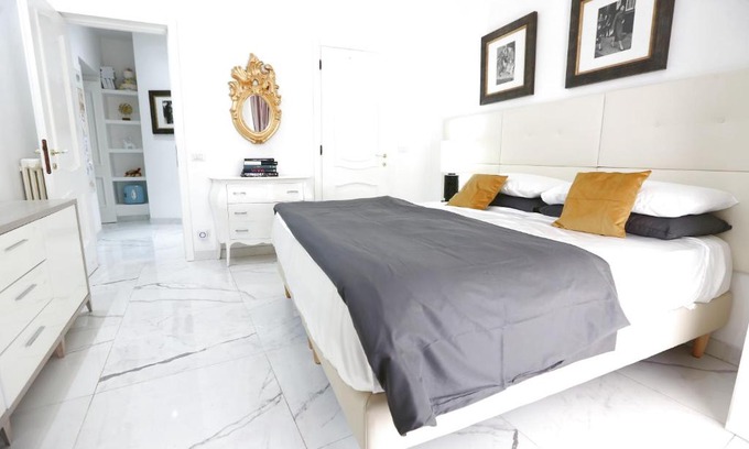 Repubblica House | Delightful Dolce Vita Viminale Room with Breakfast Included