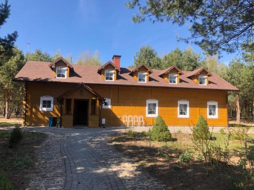 Siennica House | Discover Dolina Bobrów: Pet-Friendly Family Retreat