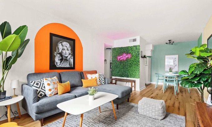Nashville Apartment | Discover Dolly's Nashville Oasis on Music Row, Pet Friendly!