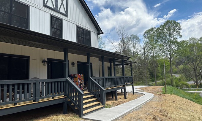 Pigeon Forge Cabin | Family-Friendly Dollywood Retreat with Pool and Fireworks Views