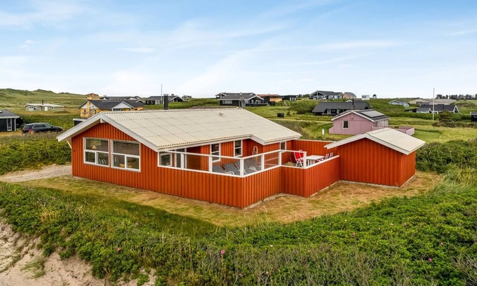 Lokken House | Beachside Retreat: Dolma with Ocean View & Spa Amenities