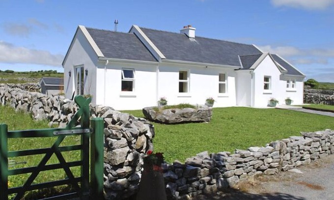 Caherconnell Cottage | Pet-Friendly Dolmen Cottage in Kilfenora, County Clare