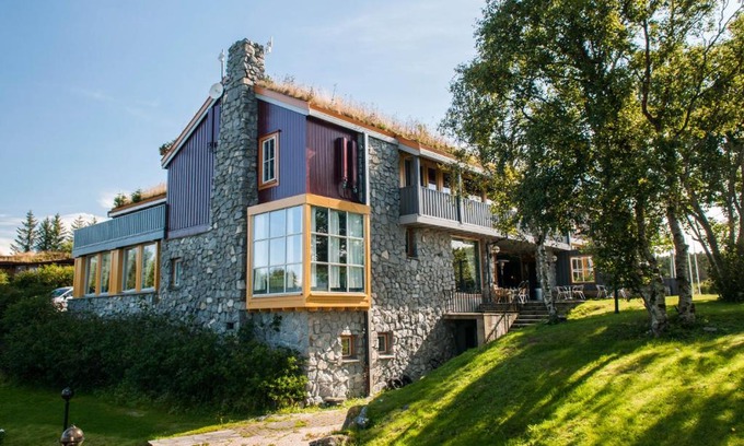 Hitra Hotel | Relaxing Dolmsundet Hotell Hitra: Pet Friendly & Family Fun