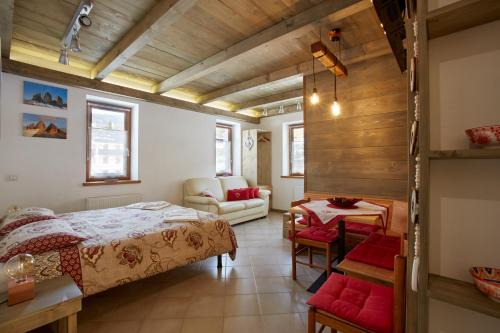 Priuso Apartment | Family-Friendly Comfort at Comelico Dolomiti Appartamento