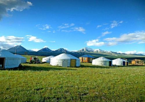Mongolia Hotel | Relax at Doloon Uul: 9/10 Rated with Hot Tub & Breakfast