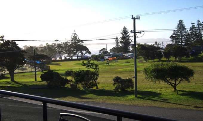 Crescent Head House | Family-Friendly Stays at Dolphin Court, 4-Star Comfort