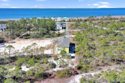 Port St. Joe House | Relaxing Dolphin Daze Beach House - Family & Pet Friendly