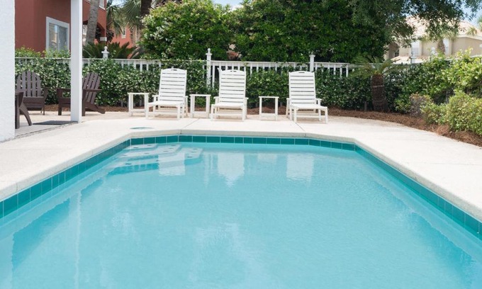 Seawalk Circle House | Family-Friendly Dolphin House with Top Amenities Awaiting You