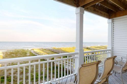North Carolina Coast House | Experience Dolphin Watch: Oceanfront Family Getaway