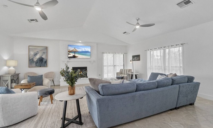 Bonita Bay House | DolphINN View Getaway | Bayfront Escape w/Pool, Dock & 8-Min Walk to Beach