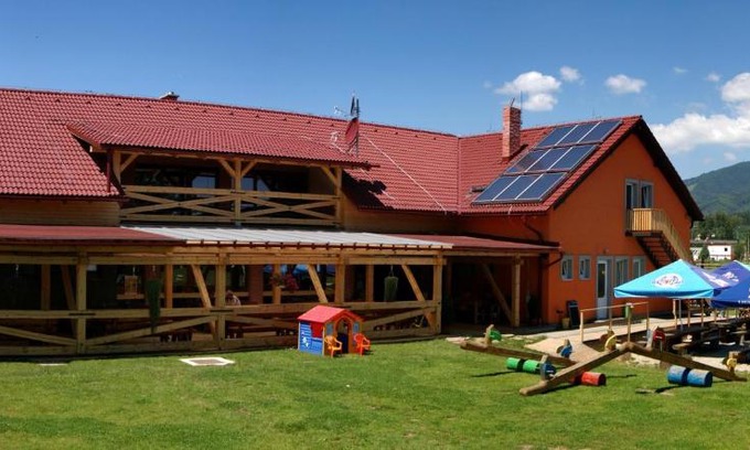 Sucany Apartment | Family-Friendly Domčeky na Ranči with Great Dining Options