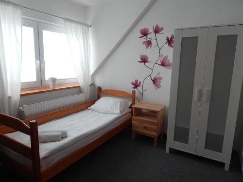West Pomeranian Voivodeship Resort | Family-Friendly Retreat at Dom św. Józefa with Breakfast
