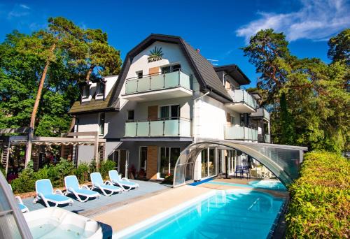 Pustkowo Resort | Experience Comfort at Dom Gościnny Matex with Ocean Views