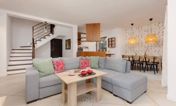 Wawer House | Spacious Family House with Garden and Pet-Friendly Amenities