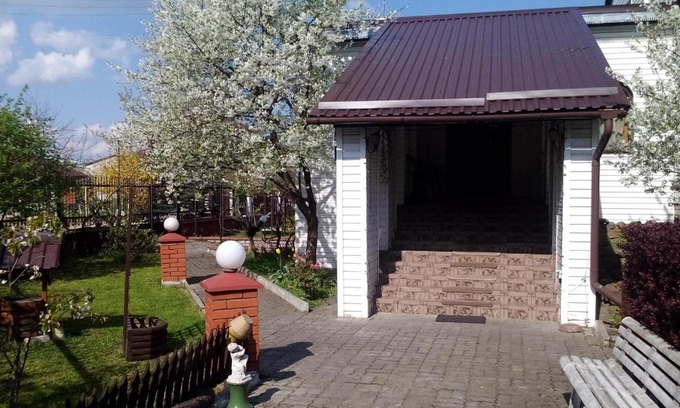 Lieninski rajon House | Pet-Friendly Retreat at Dom na Berezovke - 10/10 Rated!
