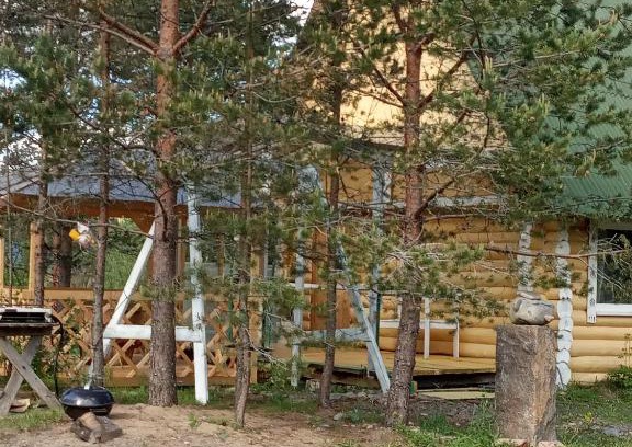 Kurkijoki House | Pet-Friendly Retreat at Dom na gore with Hot Tub & Kitchen