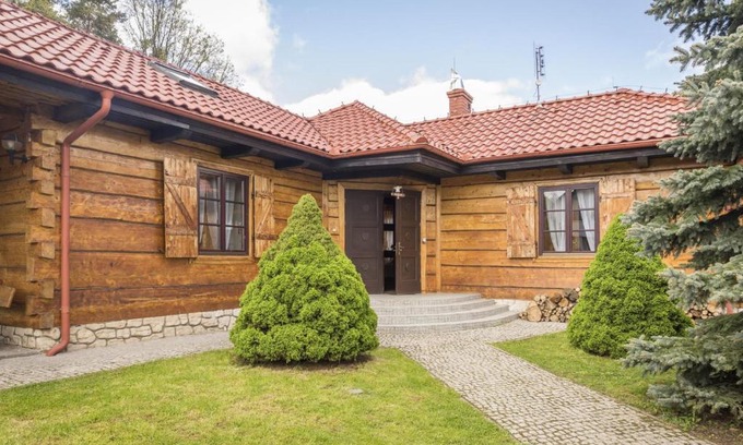 Polanica-Zdroj House | Discover Dom na Wzgórzu MyWeek: 4-Star Family Retreat