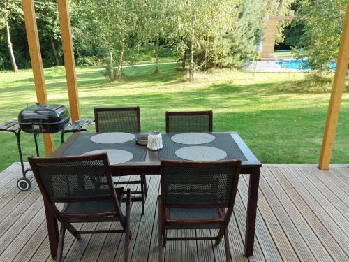 gmina Wielgie House | Experience Dom nad Stawem: Family-Friendly Oceanfront Retreat