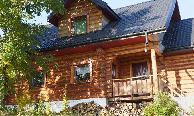 Bochnia House | Family-Friendly Retreat at Dom Pachnacy Zywica with Hot Tub