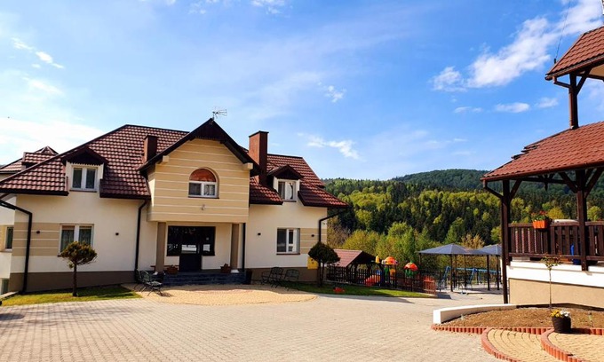 Rymanow-Zdroj House | Pet-Friendly Retreat at Dom Pod Lipą - Rated 9.5/10