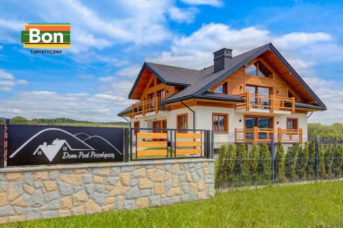 Krynica-Zdroj Apartment | Unforgettable Oceanfront Retreat at Dom Pod Przełęczą