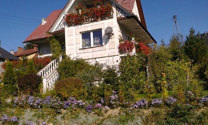 Lesna House | Pet-Friendly Getaway at Dom Pod Różą with Gourmet Dining