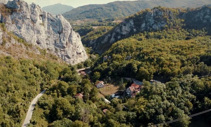 Nisava District Cabin | Stunning Views at Dom sa pogledom Jela - Rated 9.9/10!