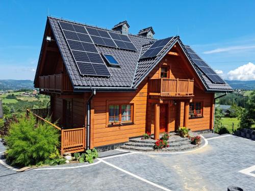 Istebna House | Experience Dom w Chmurach: Pet-Friendly Retreat with Hot Tub