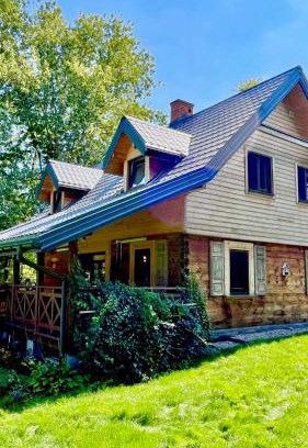 Korczew House | Discover Dom w Krainie Bugu: Pet-Friendly Retreat
